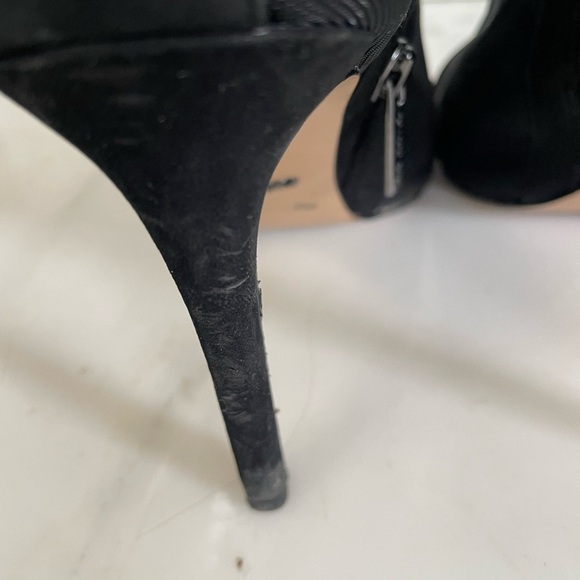 Gianni Bini, 9, mesh and suede embroidered floral peep toe lace up 4” heels - Picture 5 of 10